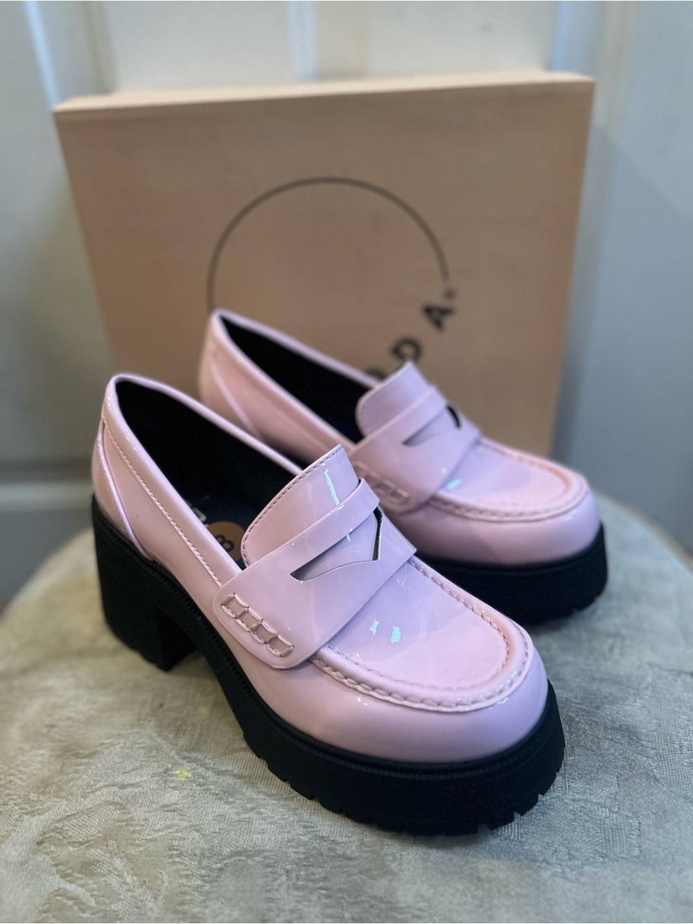 Soda AMP Patent Chunky Platform Penny Loafers in Light Pink Sz 8